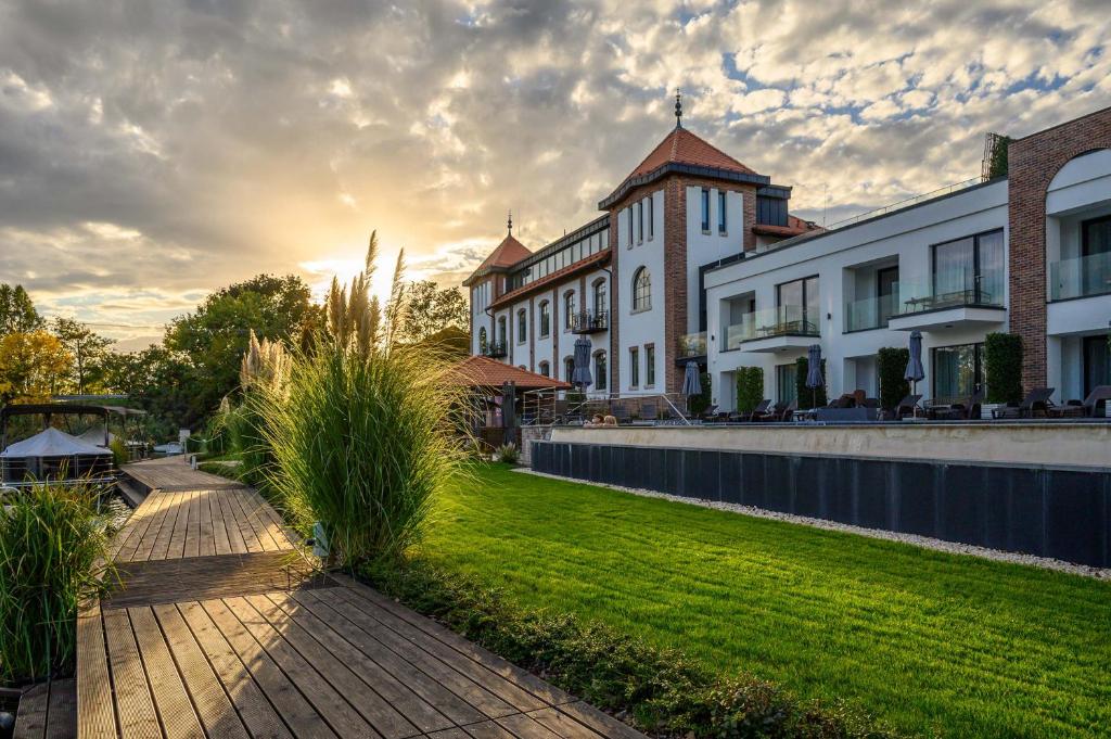 Bordűr Wellness Hotel Superior & Szőnyegmúzeumban